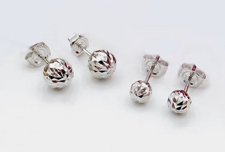 Platinum Ear Studs Jewellery Price in Pakistan